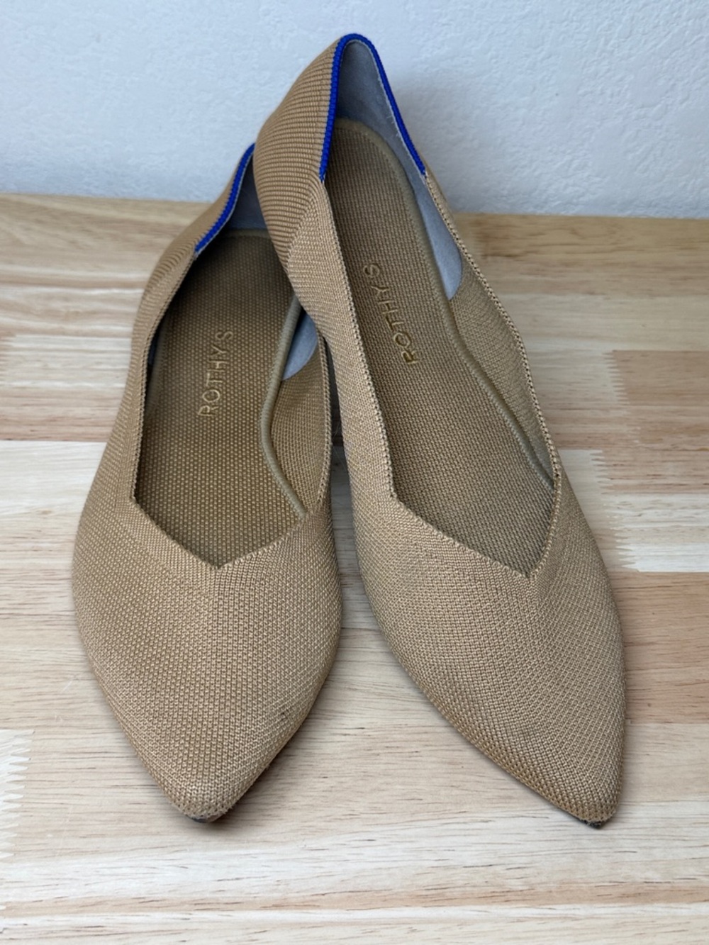 Rothy's Pointed Toe Knit Flat in Camel with Blue Trim Size 12.5